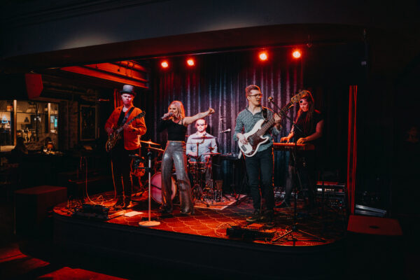 Bossenova_Rauno-Vahtre-scaled-1-1.jpg Bossenova (10€)