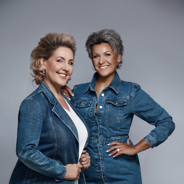 Migrated media Suured Tüdrukud - Kaire Vilgats & Dagmar Oja