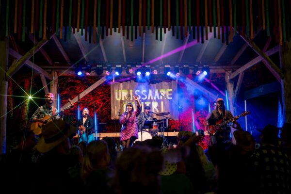 Boots & Bourbon: Mirjam goes Country